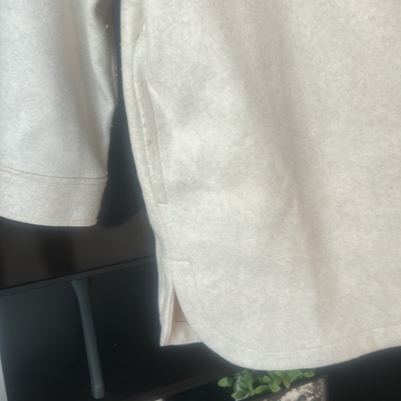 Old Navy Oversized Soft Brushed Shacket Heather Oatmeal Button Front XL Petite - Picture 7 of 17